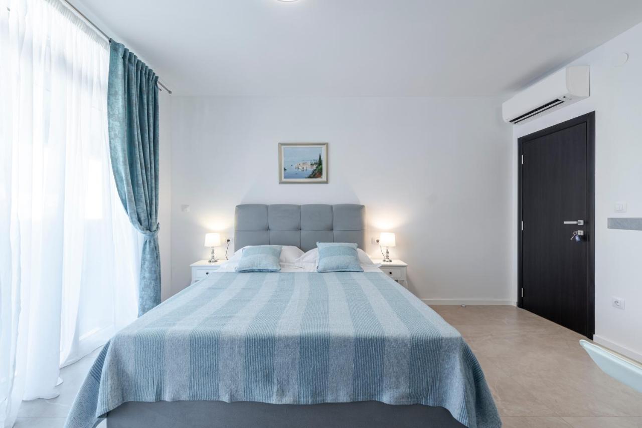 Oyo Deluxe Apartments Dubrovnik Exteriör bild